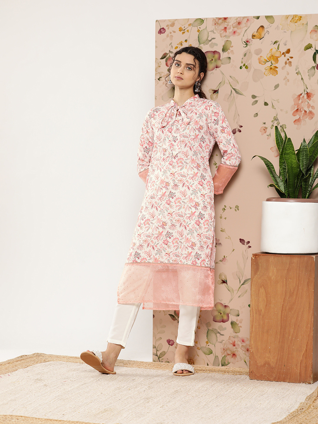 

Ahalyaa Women Pink & Off White Floral Printed Gotta Patti Floral Crepe Kurta