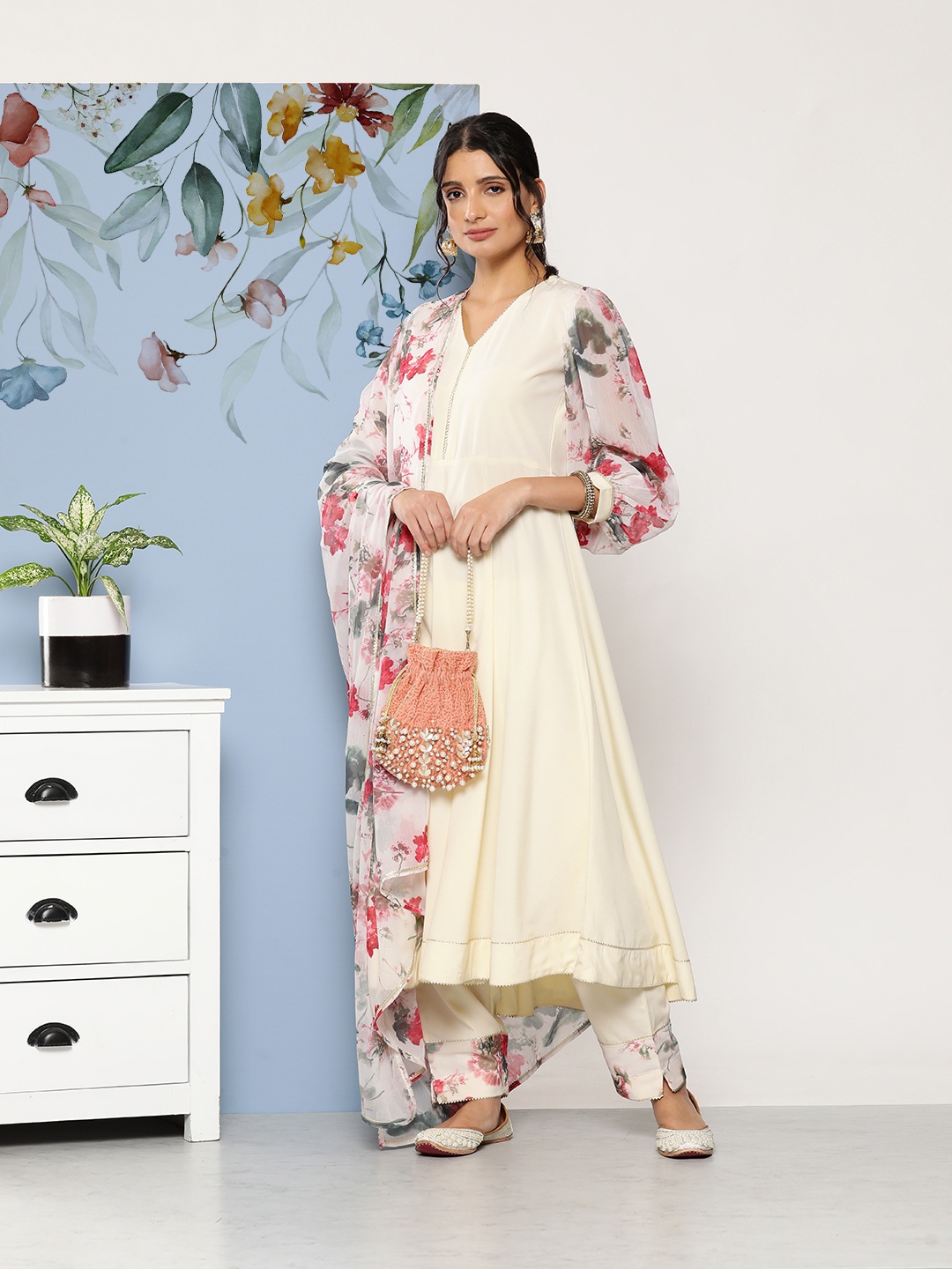 

Ahalyaa Women Off White Floral Empire Gotta Patti Kurta with Trousers & With Dupatta