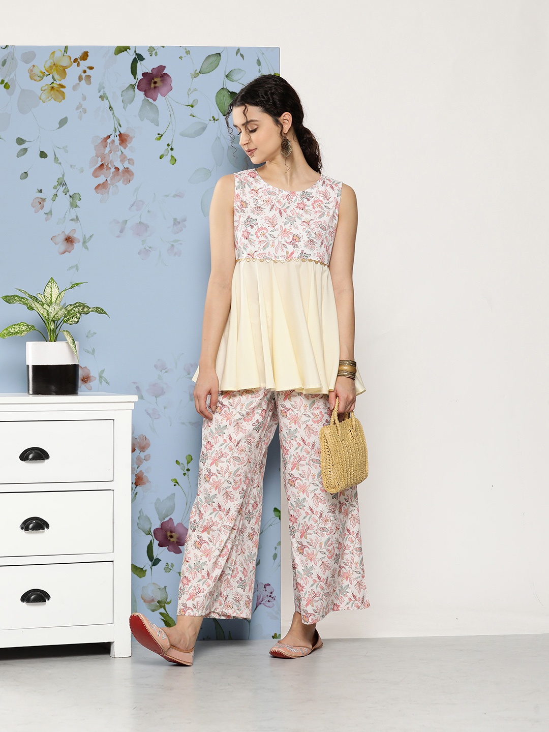 

Ahalyaa Women Floral Print Co-Ords, Cream