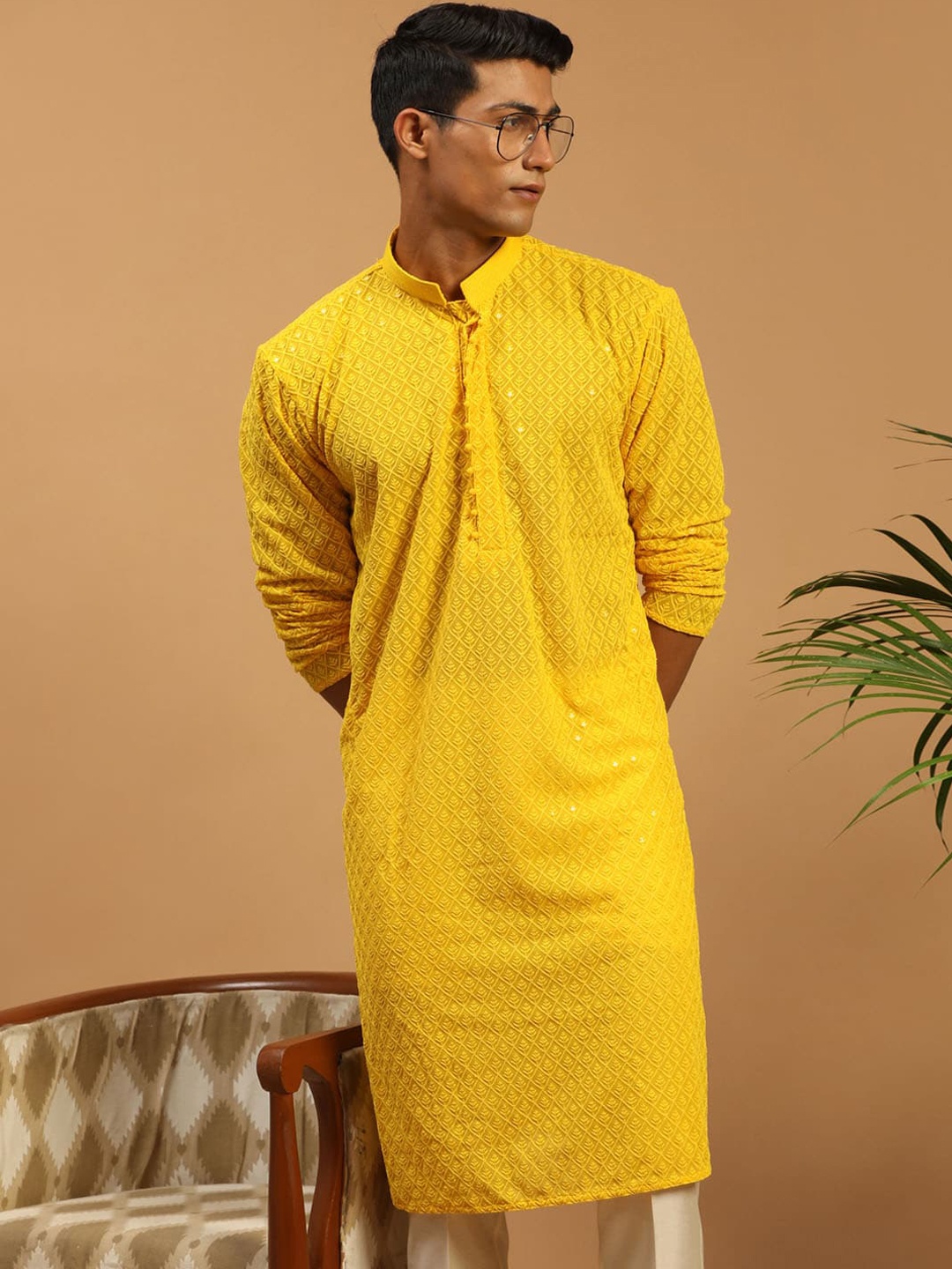 VASTRAMAY Men Ethnic Motifs Embroidered Chikankari Georgette Kurta, Yellow