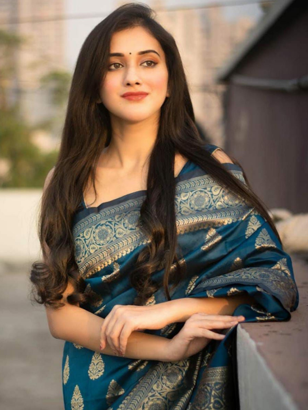 

Jinax Woven Design Zari Pure Silk Banarasi Saree, Teal