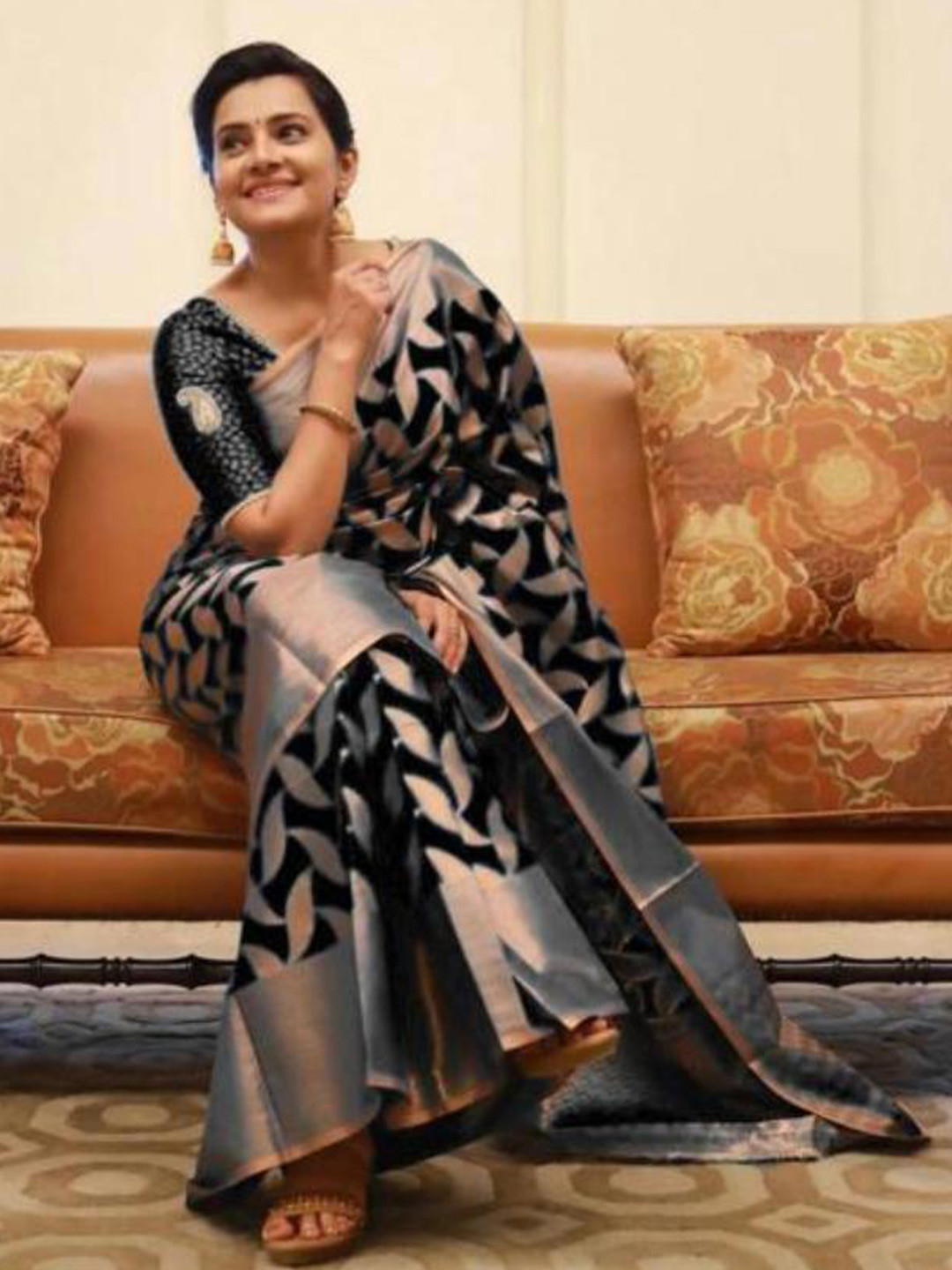 

Jinax Woven Design Zari Pure Silk Banarasi Saree, Black