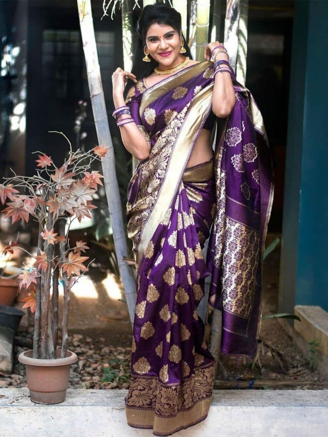 

Wuxi Ethnic Motifs Zari Pure Silk Banarasi Saree, Purple