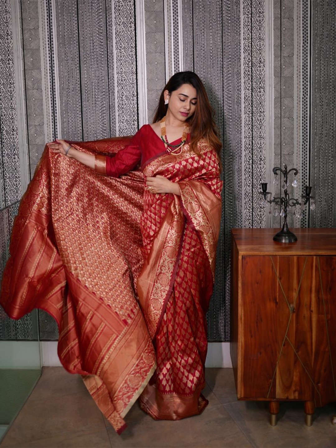 

Wuxi Ethnic Motifs Zari Pure Silk Banarasi Saree, Red