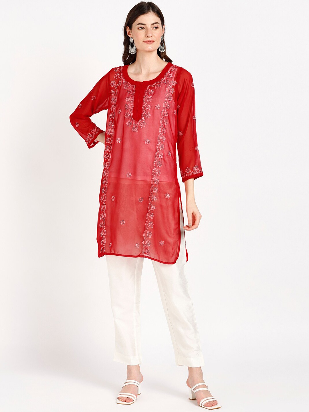 

VAHSON Floral Embroidered Chikankari Georgette Kurta, Red