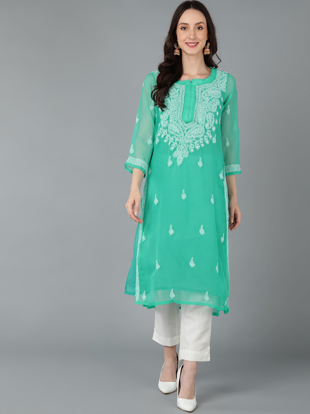 

VAHSON Ethnic Motifs Embroidered Chikankari Georgette Kurta, Green