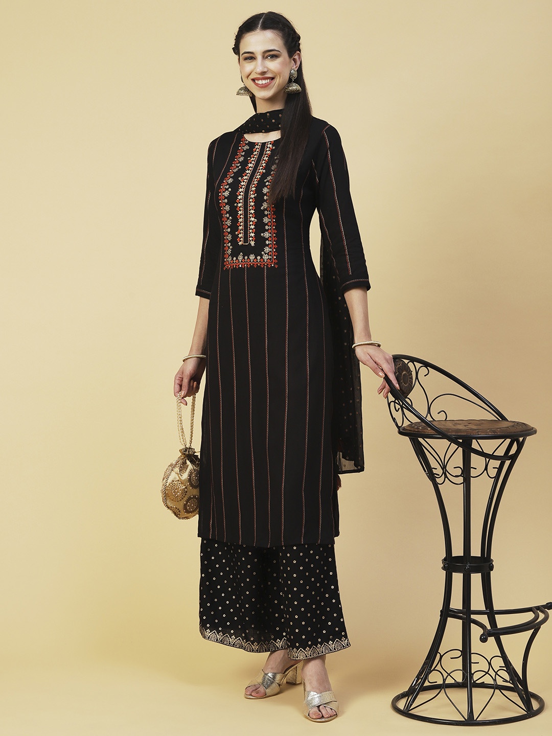 

FASHOR Women Ethnic Motifs Printed Thread Work Kurta With Palazzos & Dupatta, Black