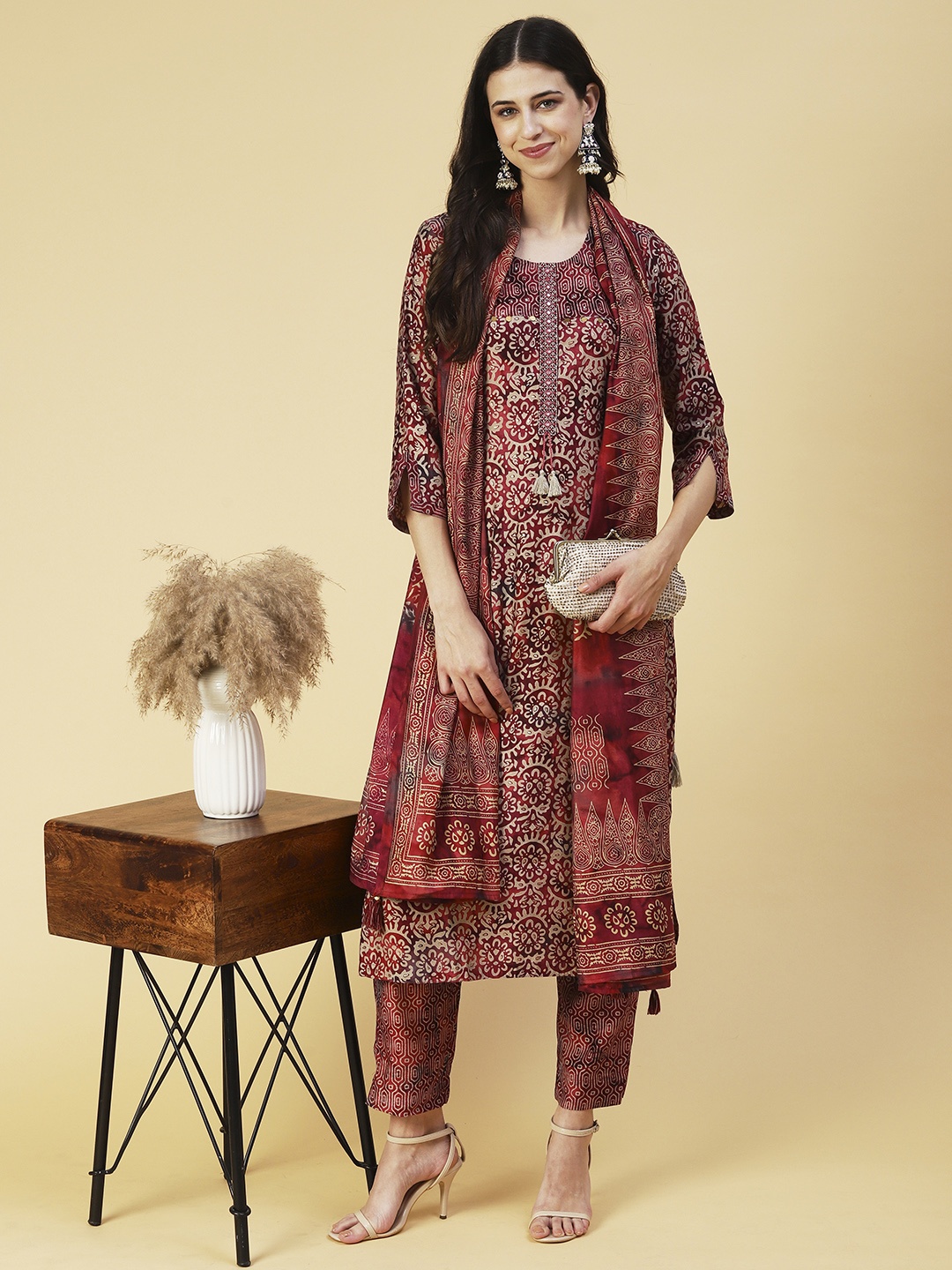 

FASHOR Women Ethnic Motifs Printed Kurta With Trousers & Dupatta, Maroon