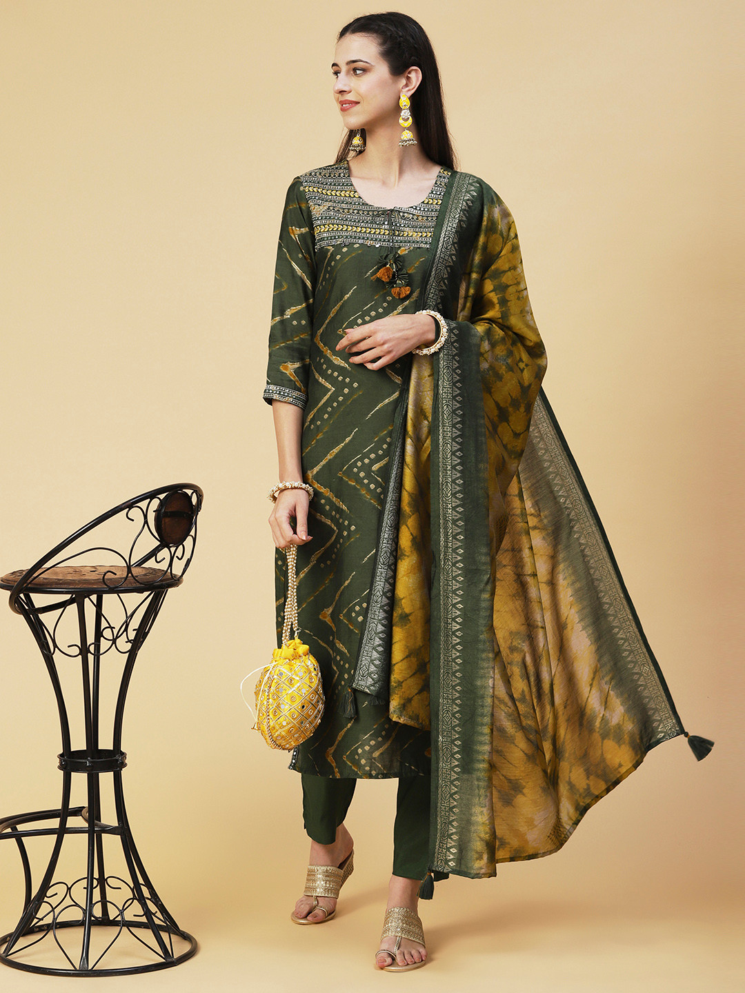 

FASHOR Women Ethnic Motifs Printed Thread Work Kurta With Trousers & Dupatta, Green