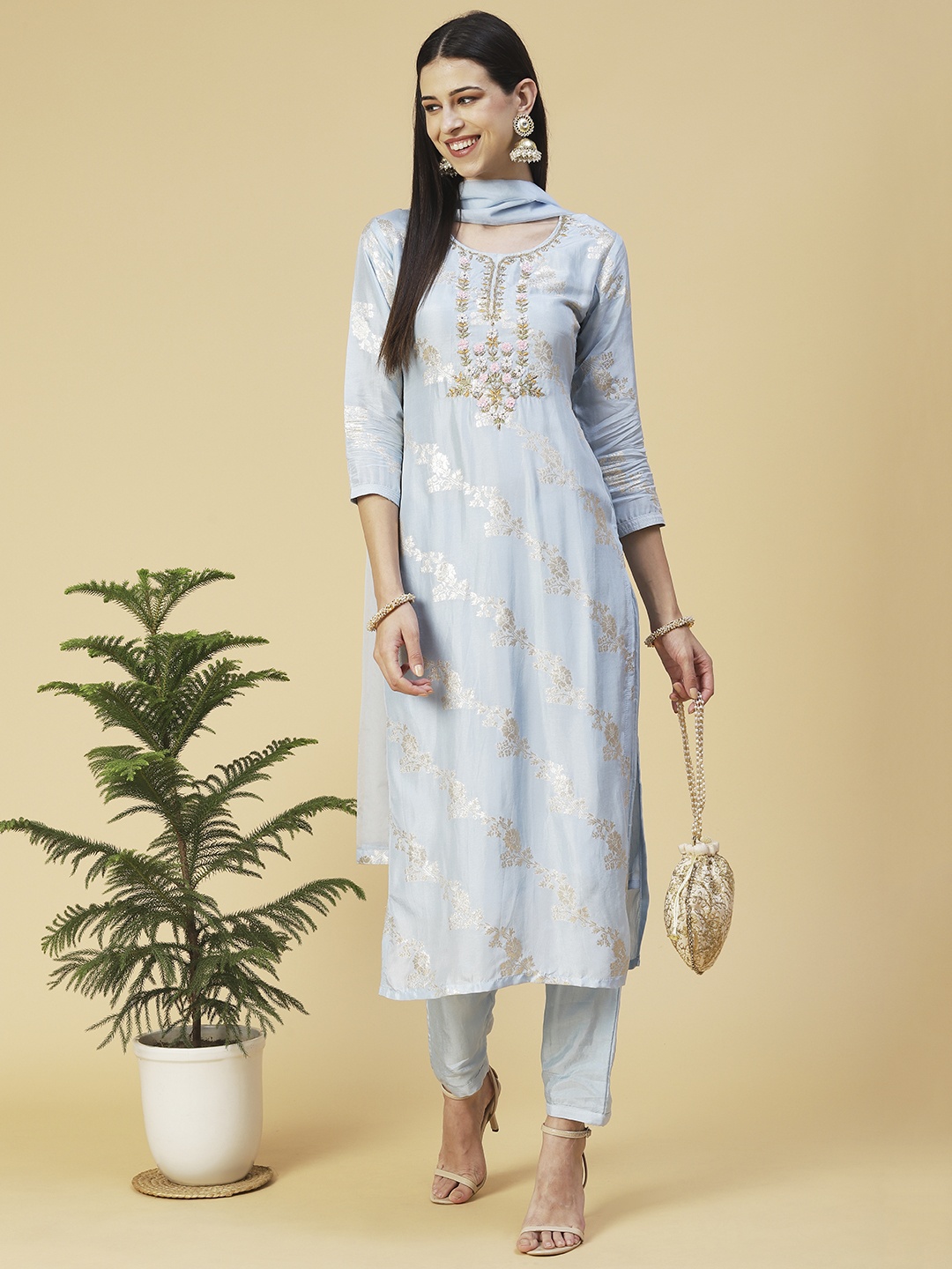 

FASHOR Women Floral Printed Kurta With Trousers & Dupatta, Turquoise blue