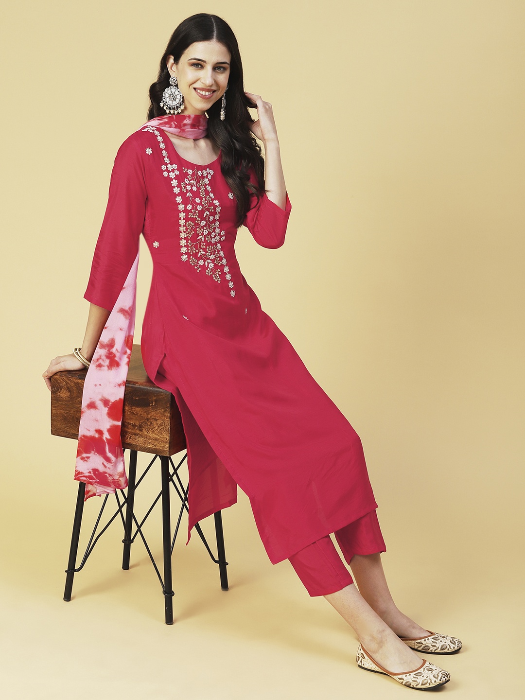 

FASHOR Women Embroidered Thread Work Kurta with Trousers & Dupatta, Red