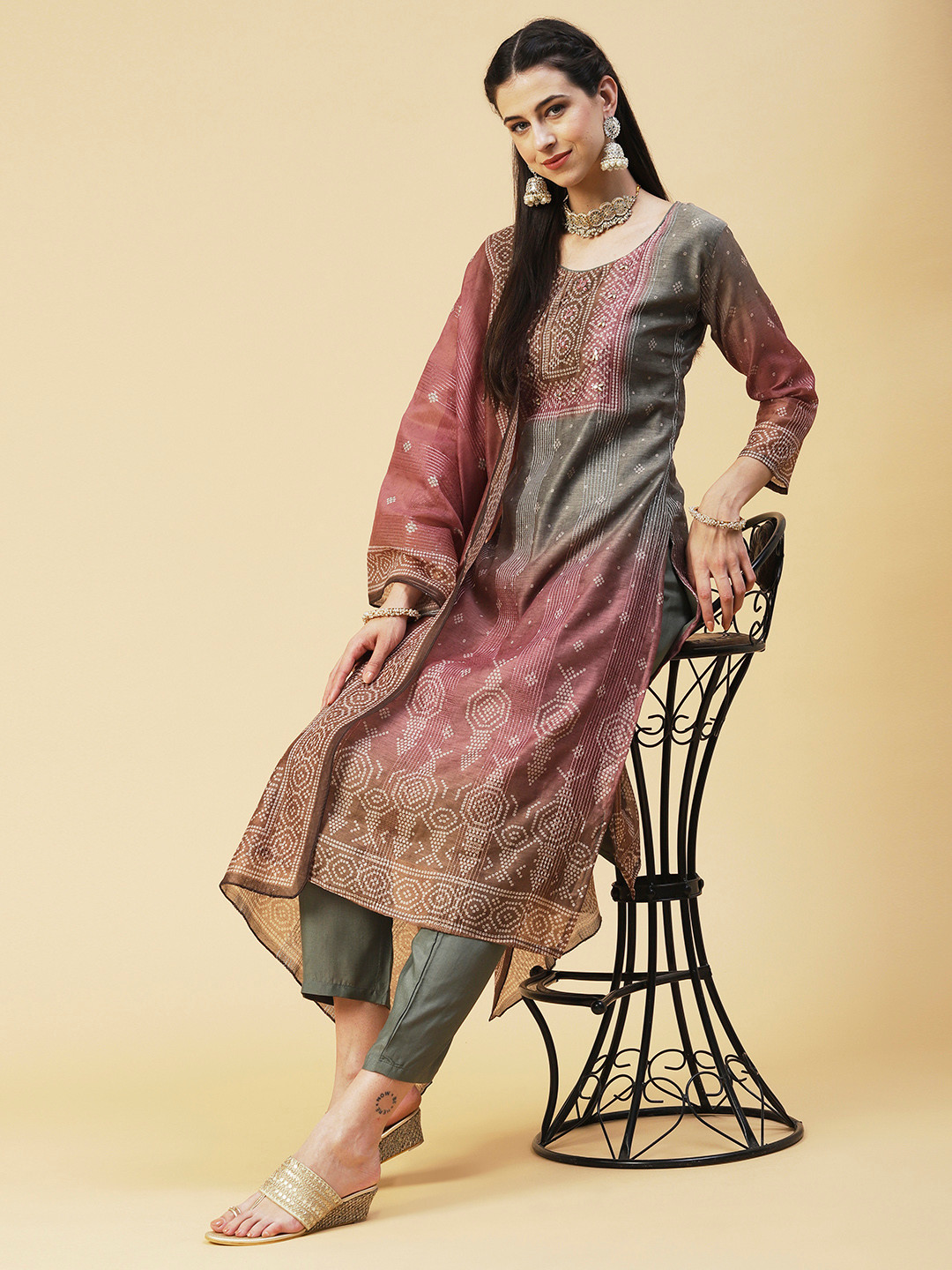 

FASHOR Women Bandhani Printed Kurta with Trousers & Dupatta, Green