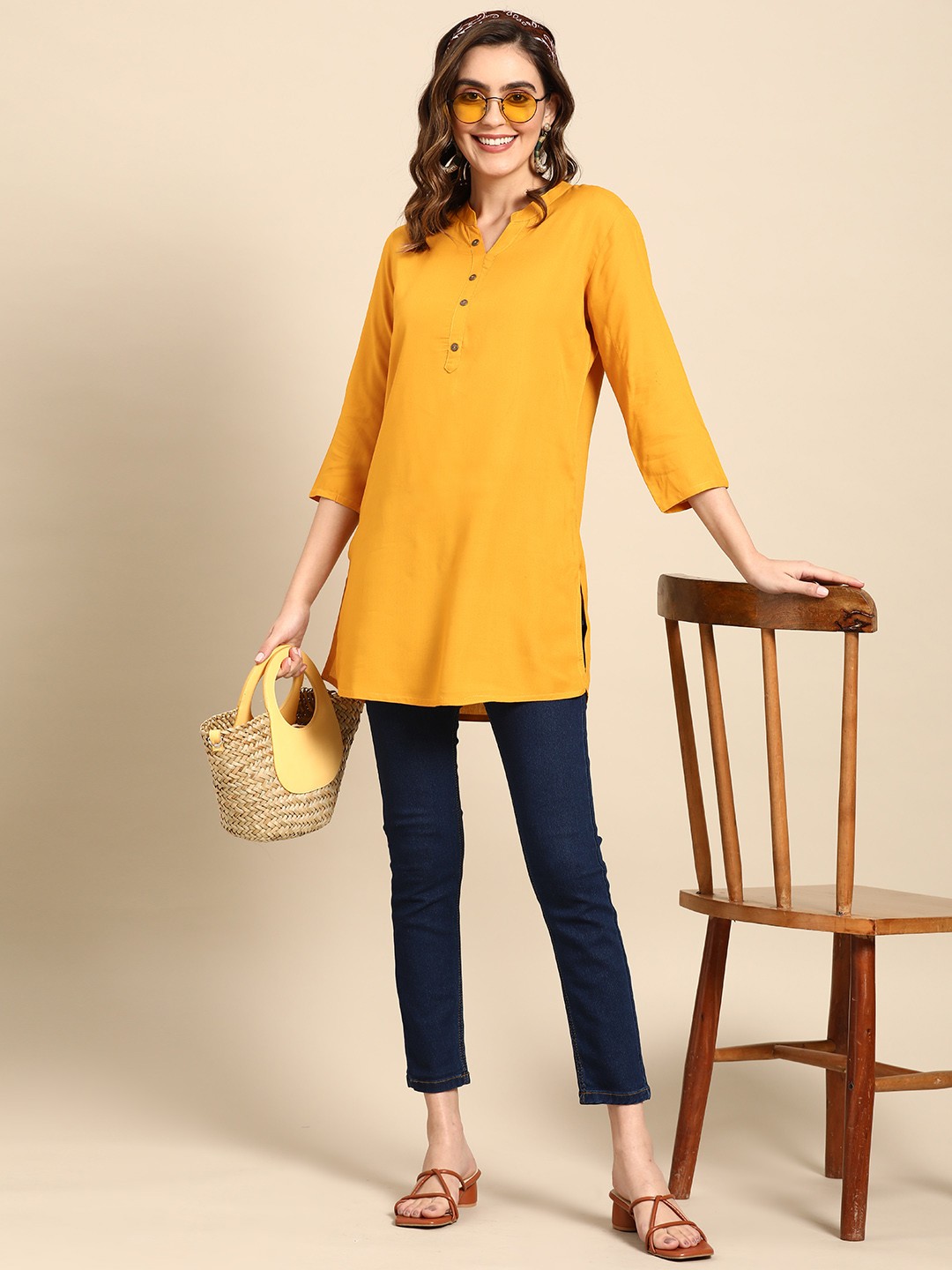

Sangria Women Yellow Solid Kurti