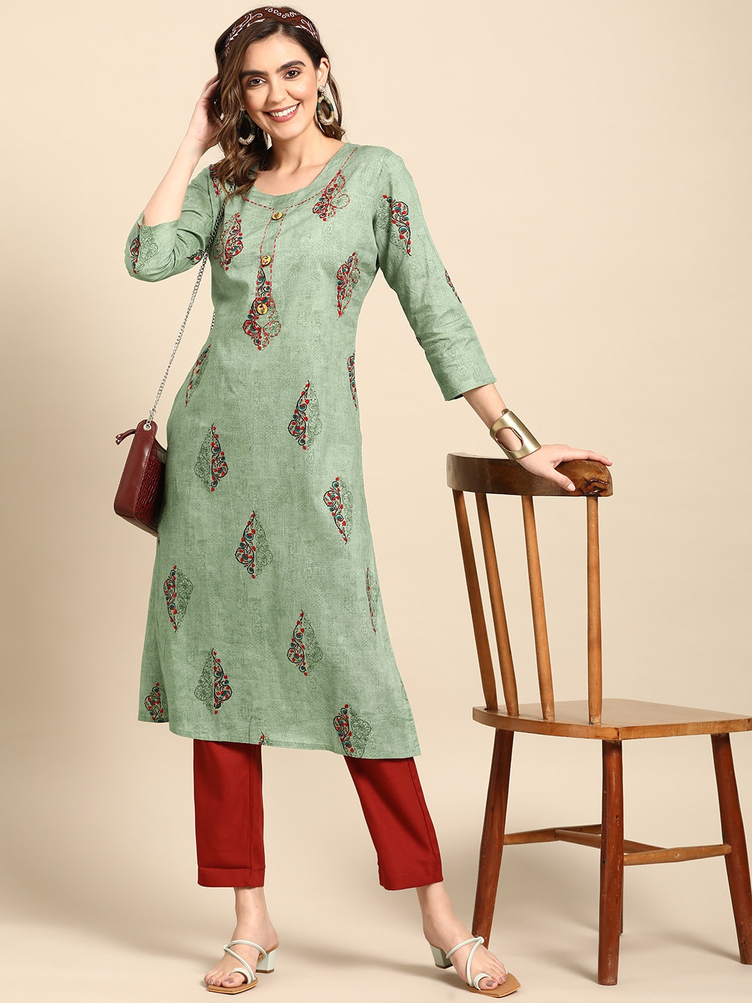

Sangria Women Green Floral Embroidered Kantha Work Kurta