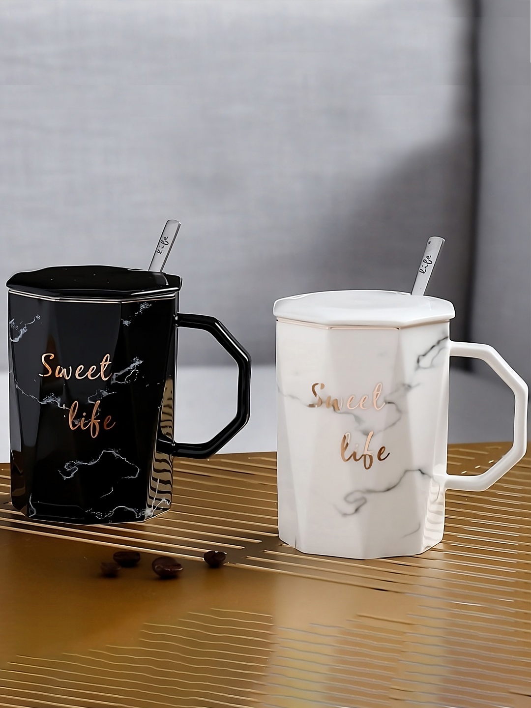

BonZeaL White & Black Pack of 2 Printed Marble Mug with Lid Spoon 350 ml