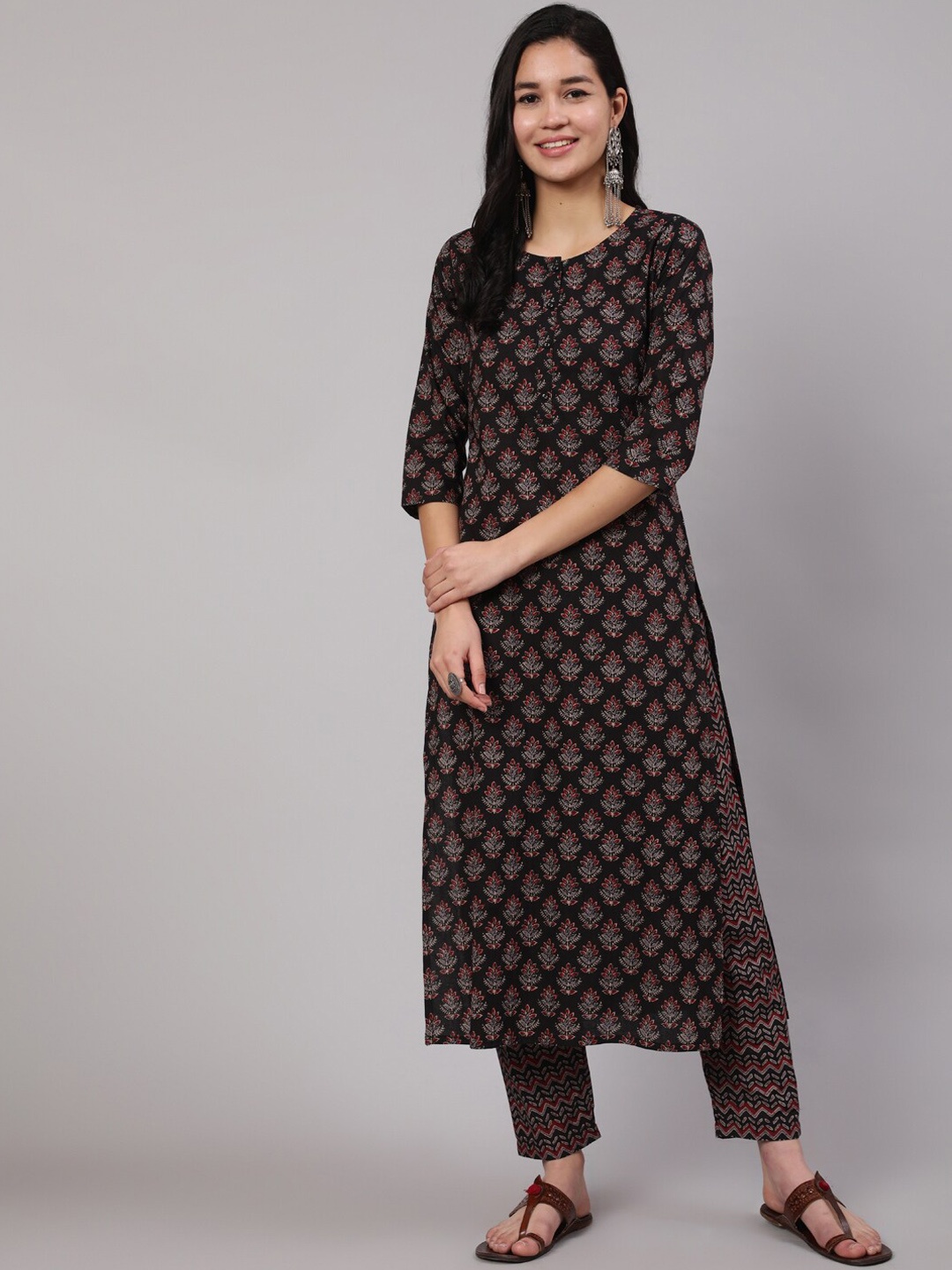 

Nayo Women Printed Pure Cotton Kurta with Trousers, Black