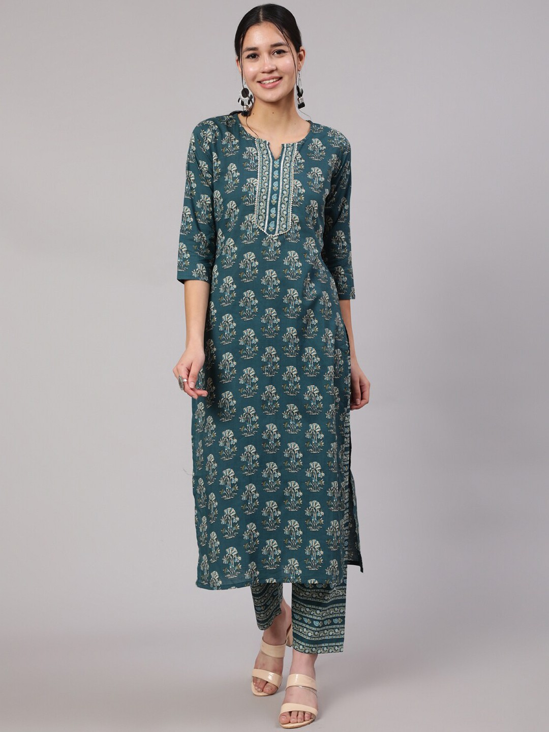

Nayo Women Printed Pure Cotton Kurta with Trousers, Green