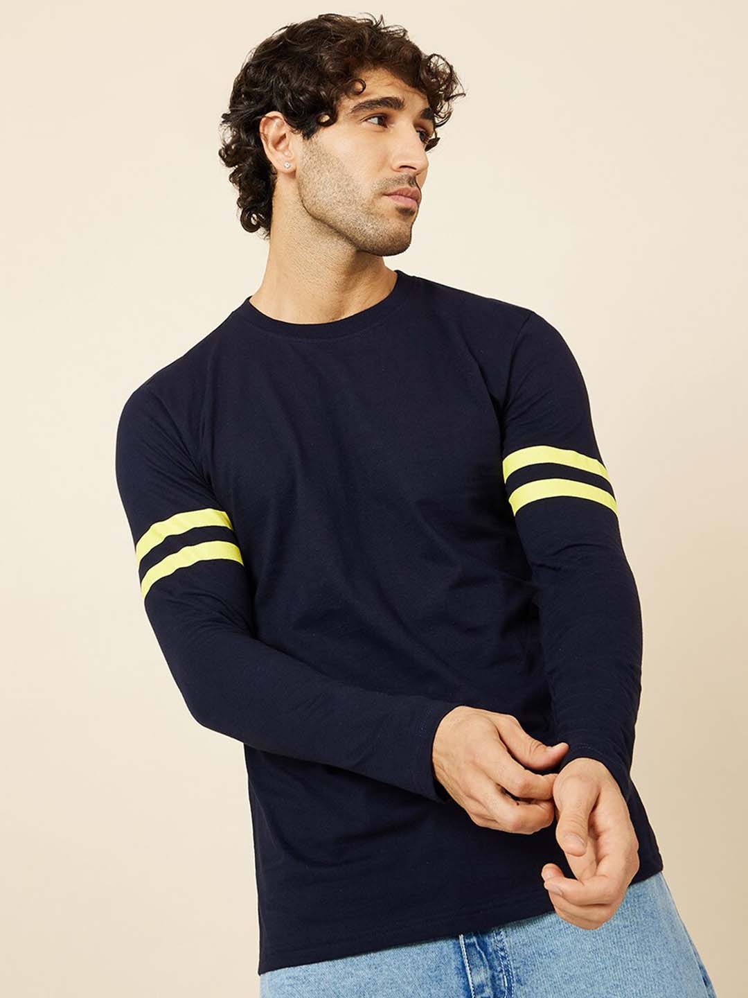 

Styli Men Solid Round Neck Knitted Regular Fit T-shirt, Navy blue