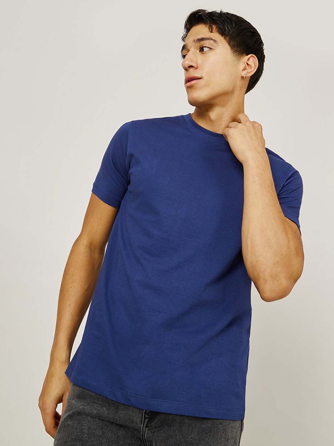 

Styli Men Solid Round Neck Knitted Pure Cotton Regular Fit T-Shirt, Navy blue