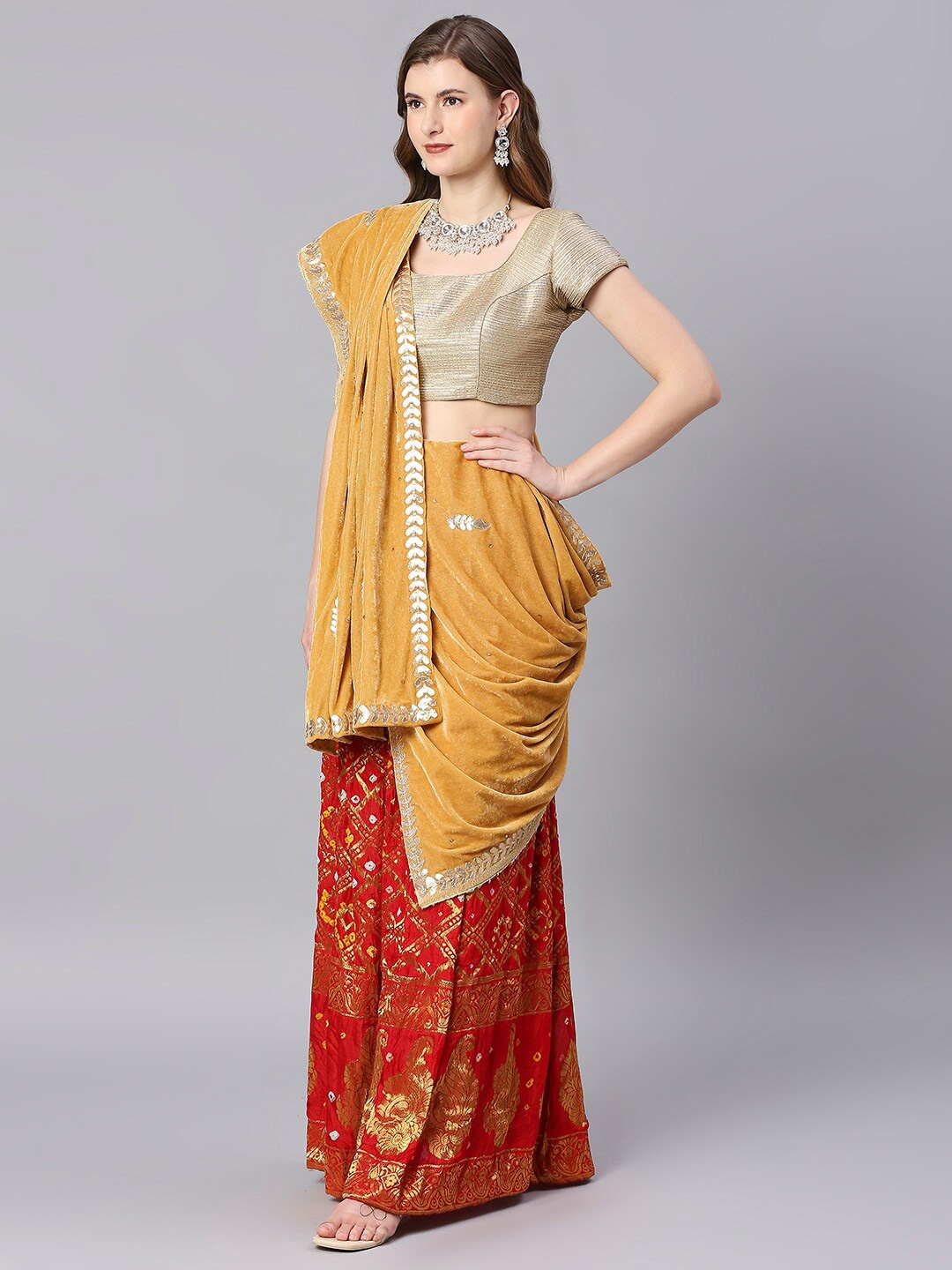 

Dupatta Bazaar Velvet Dupatta with Gotta Patti, Gold