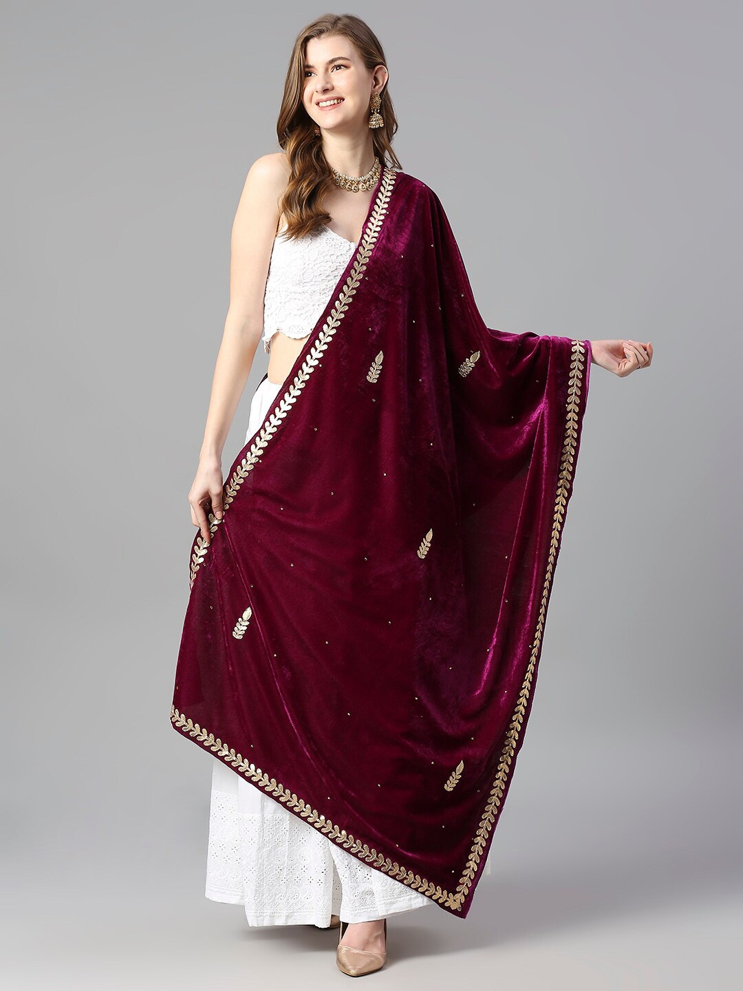 

Dupatta Bazaar Velvet Dupatta with Gotta Patti, Burgundy