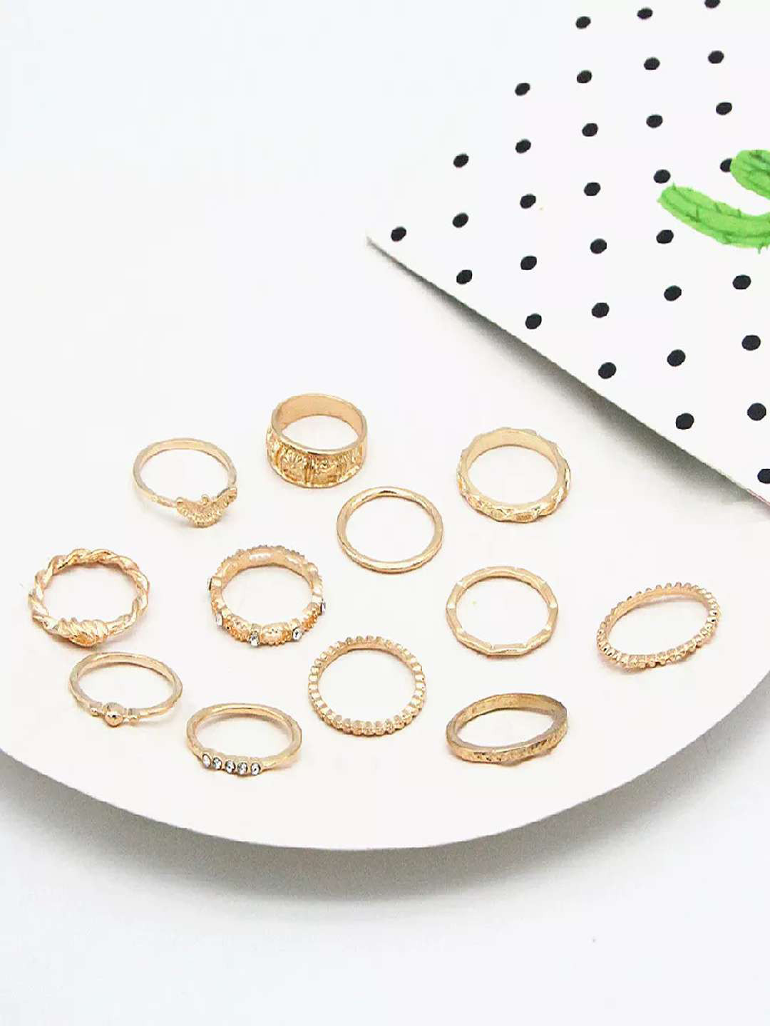 

Pinapes Set Of 12 Gold-Plated Finger Rings