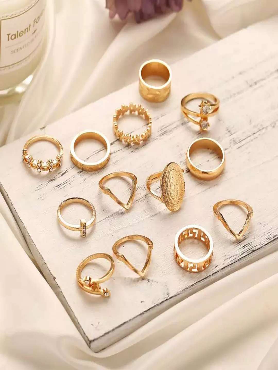 

Pinapes Set Of 13 Gold-Plated Finger Rings