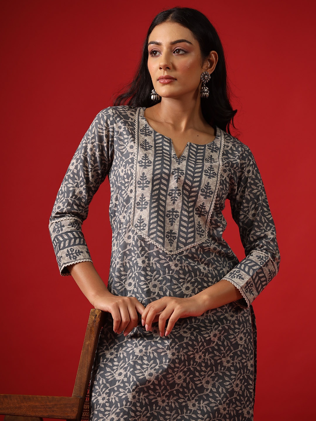 

anayna Women Floral Printed Pure Cotton Kurta With Trousers, Grey