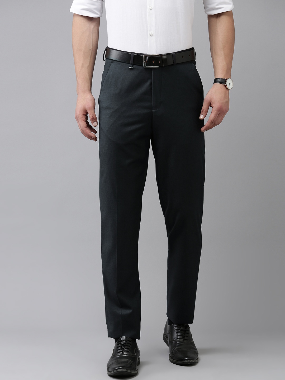 

Van Heusen Men Custom Fit Formal Trousers, Black