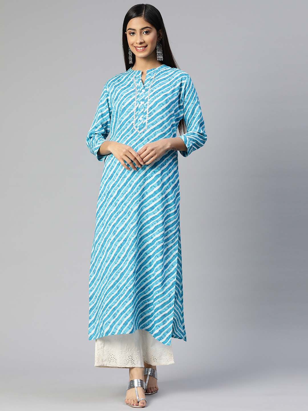 

Aasiya Women Blue & White Leheriya Printed Gotta Patti Kurta