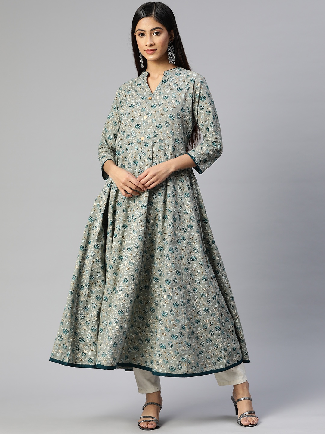 

Aasiya Women Green Floral Printed Anarkali Kurta