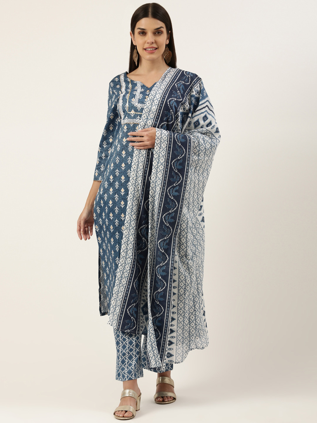

SWAGG INDIA Women Floral Printed Gotta Patti Kurta With Trousers & Dupatta, Blue