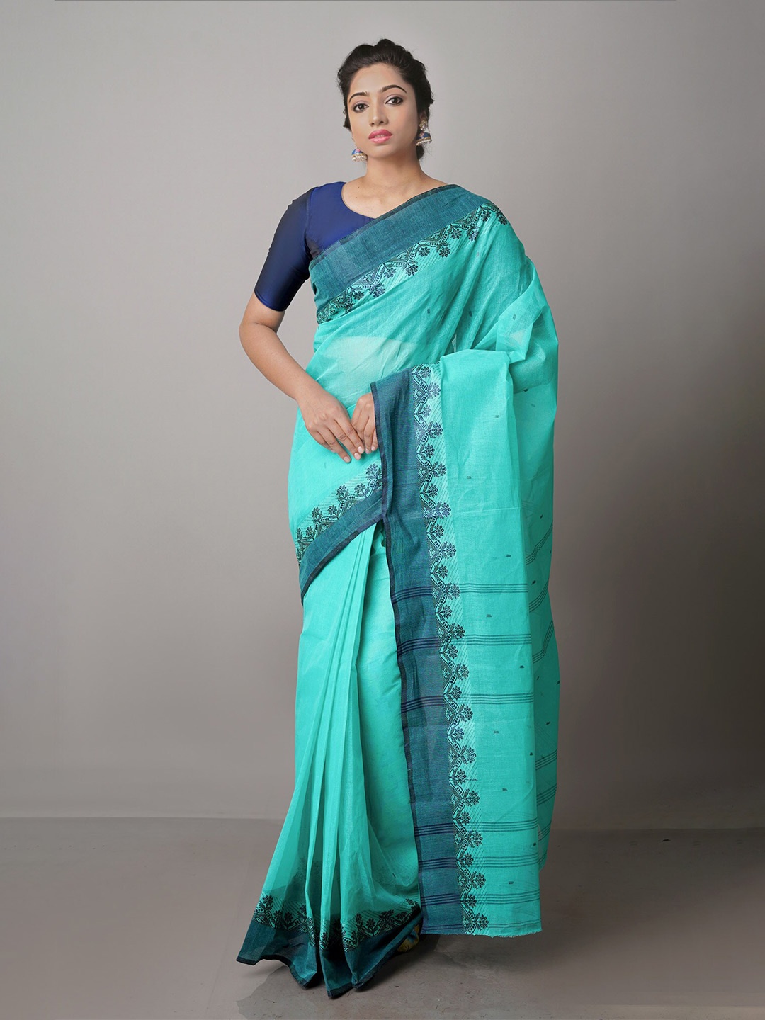 

Unnati Silks Green & Blue Pure Cotton Taant Saree