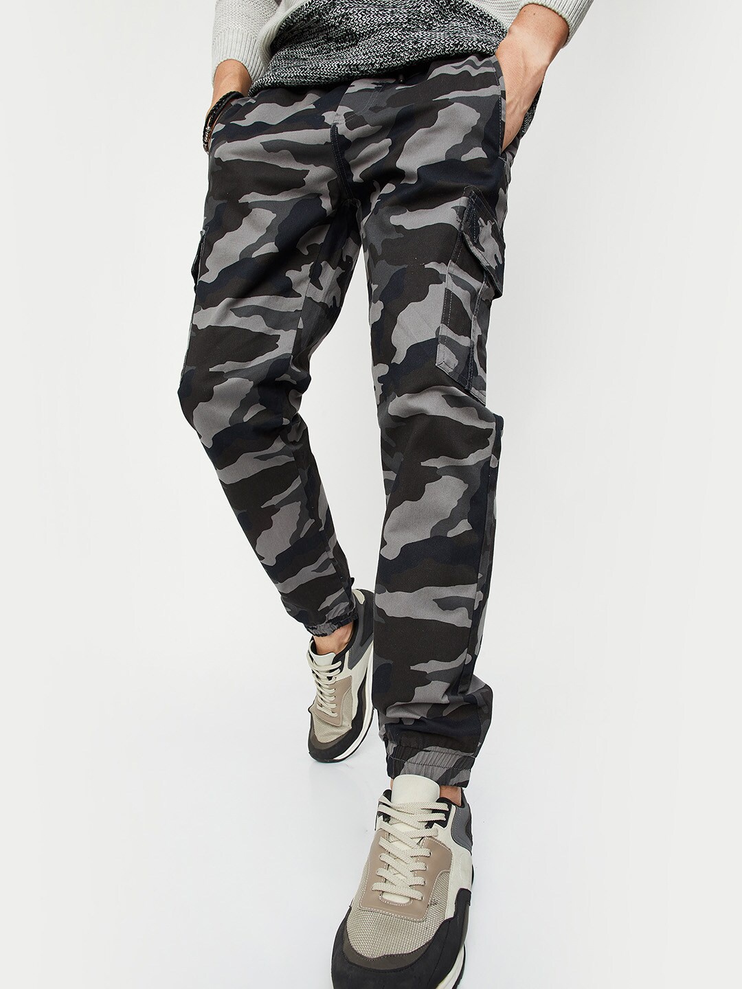 

max Men Cotton Camouflage Printed Joggers Trousers, Black