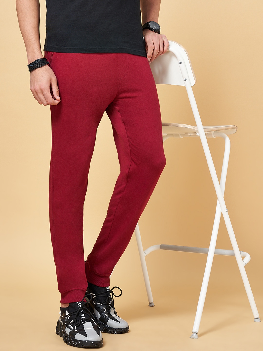 

People Men Mid-Rise Slim-Fit Joggers, Red