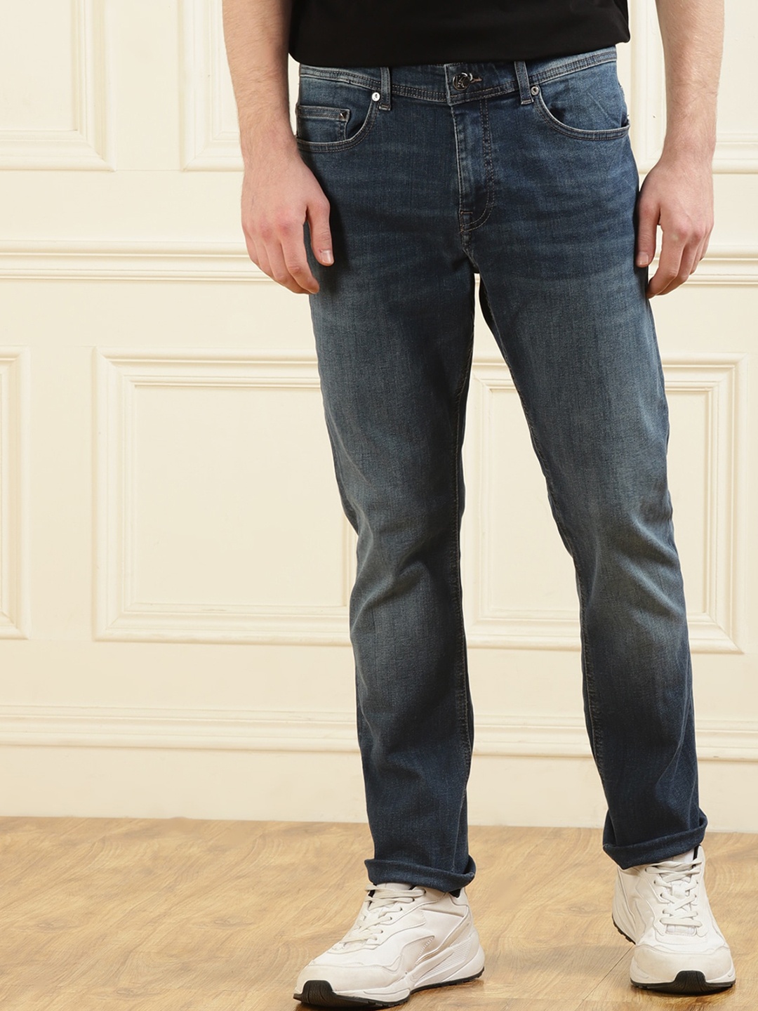 

Karl Lagerfeld Men Low Distress Light Fade Jeans, Blue