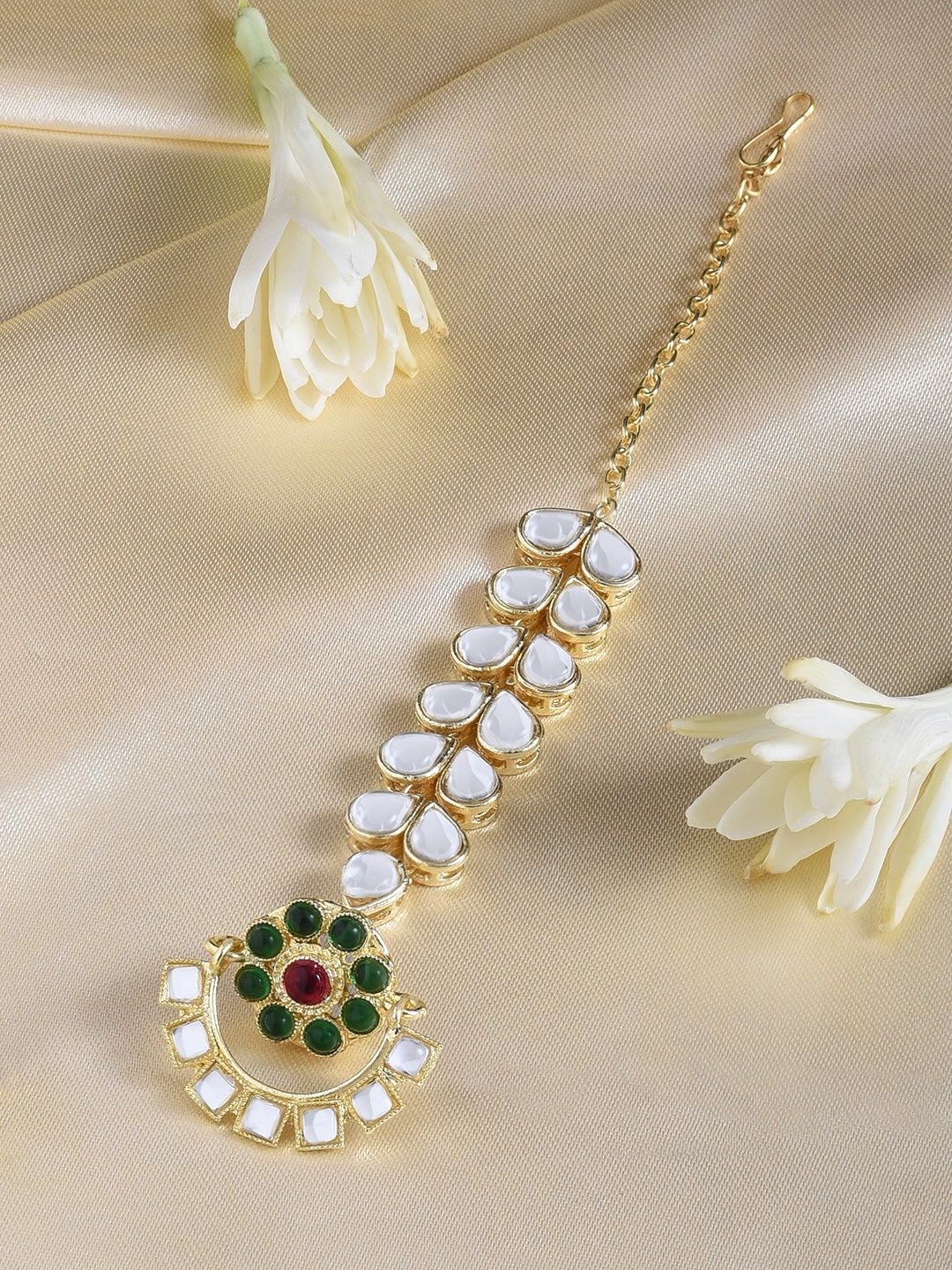 

Zaveri Pearls Gold Plated & Kundan Studded Borla Maang Tika