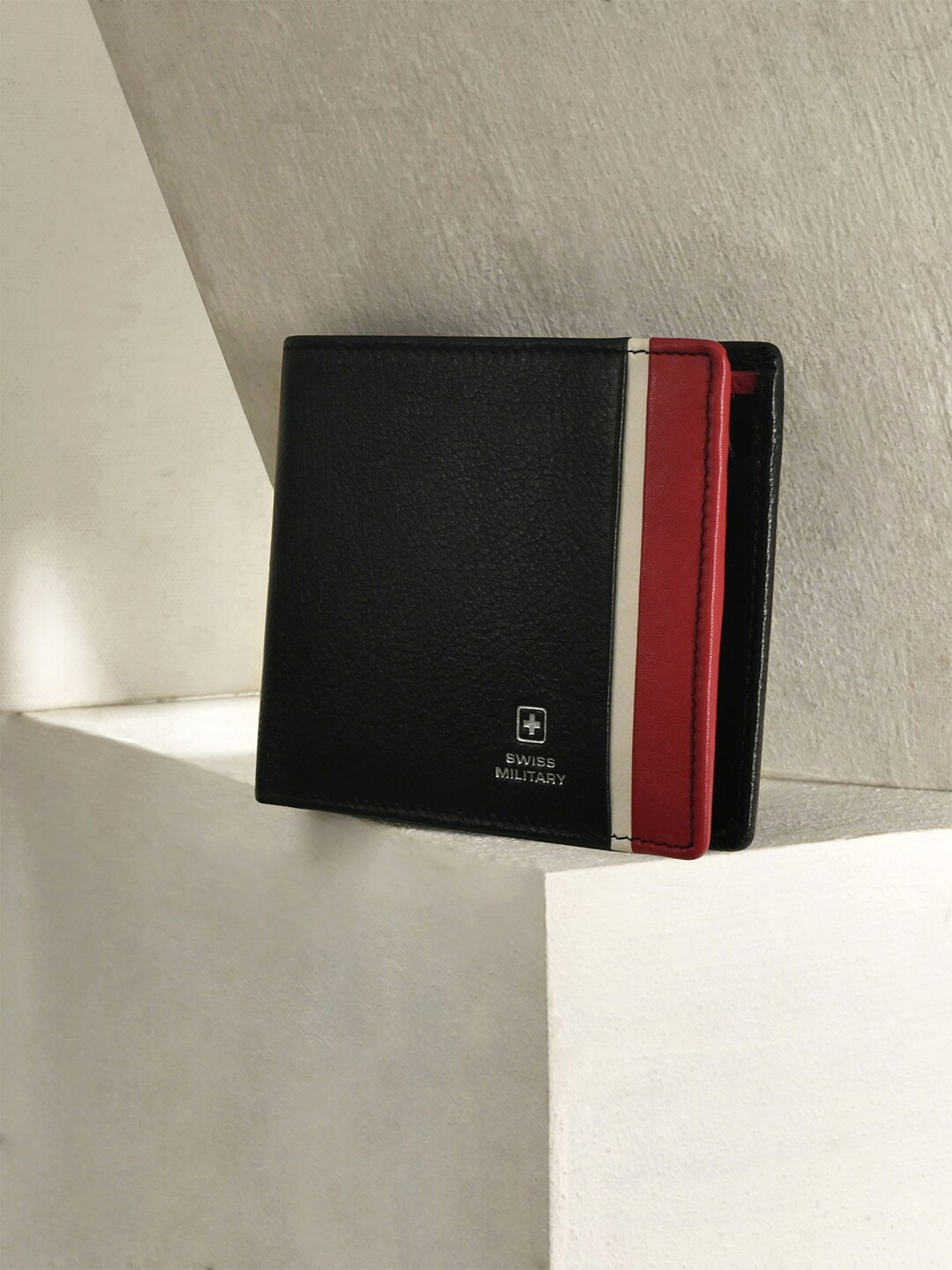 

SWISS MILITARY Men Textured Leather Two Fold Wallet, Black