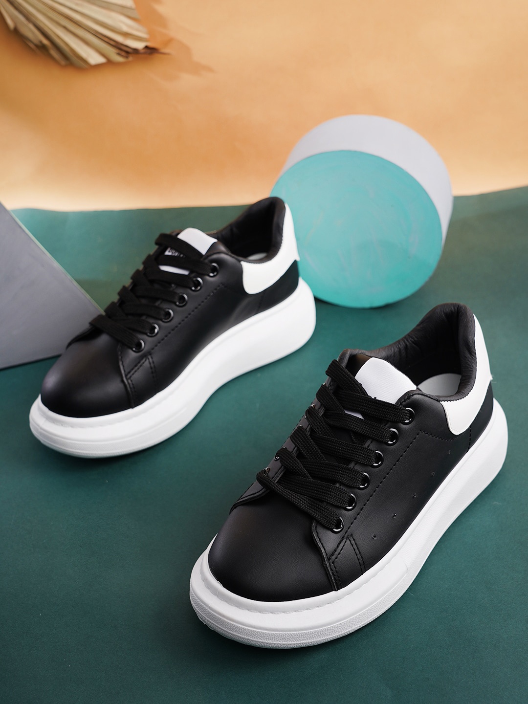 

ICONICS Women Solid Sneakers, Black