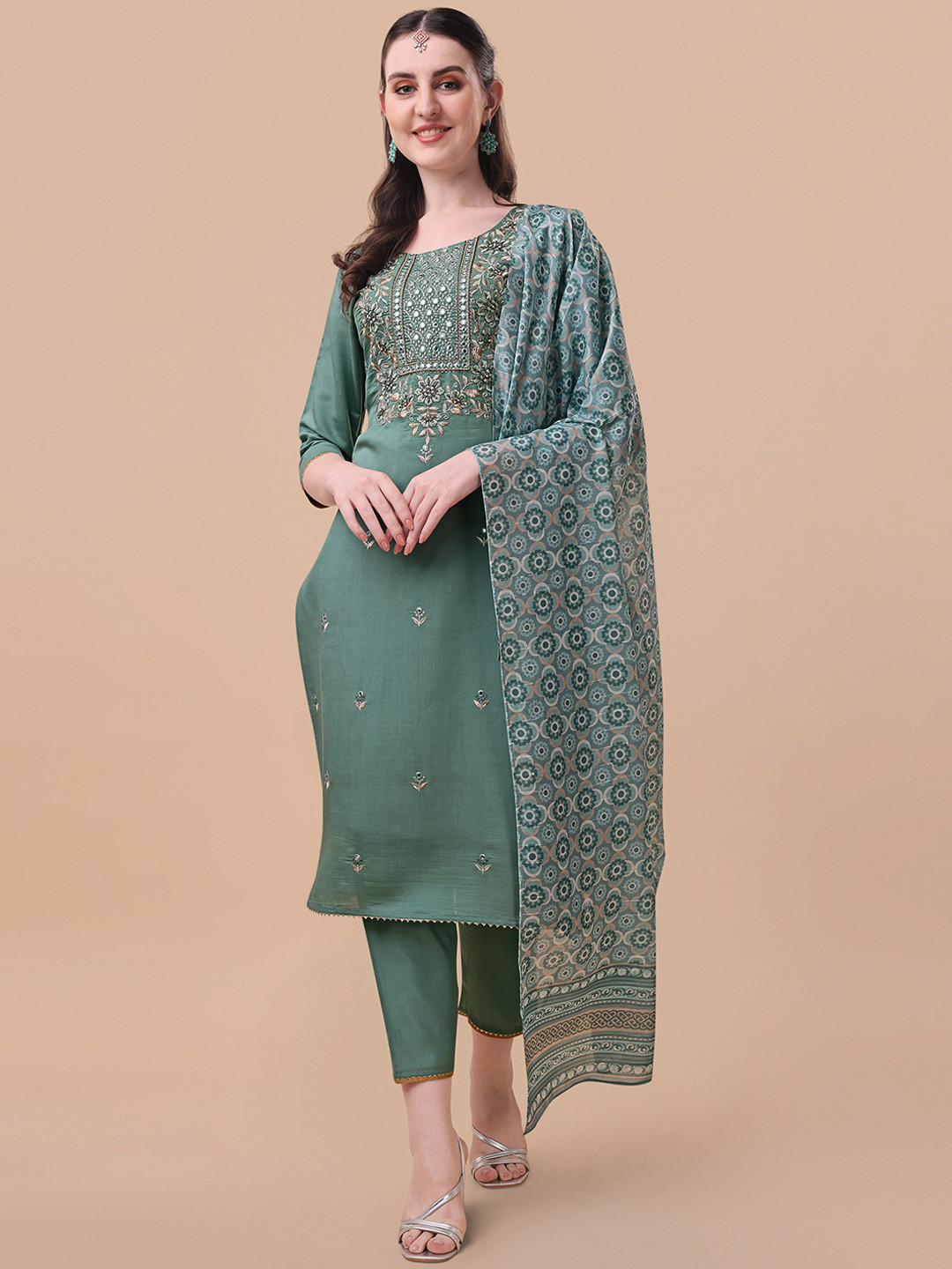 

Berrylicious Women Floral Embroidered Chanderi Cotton Kurta with Trousers & Dupatta, Green