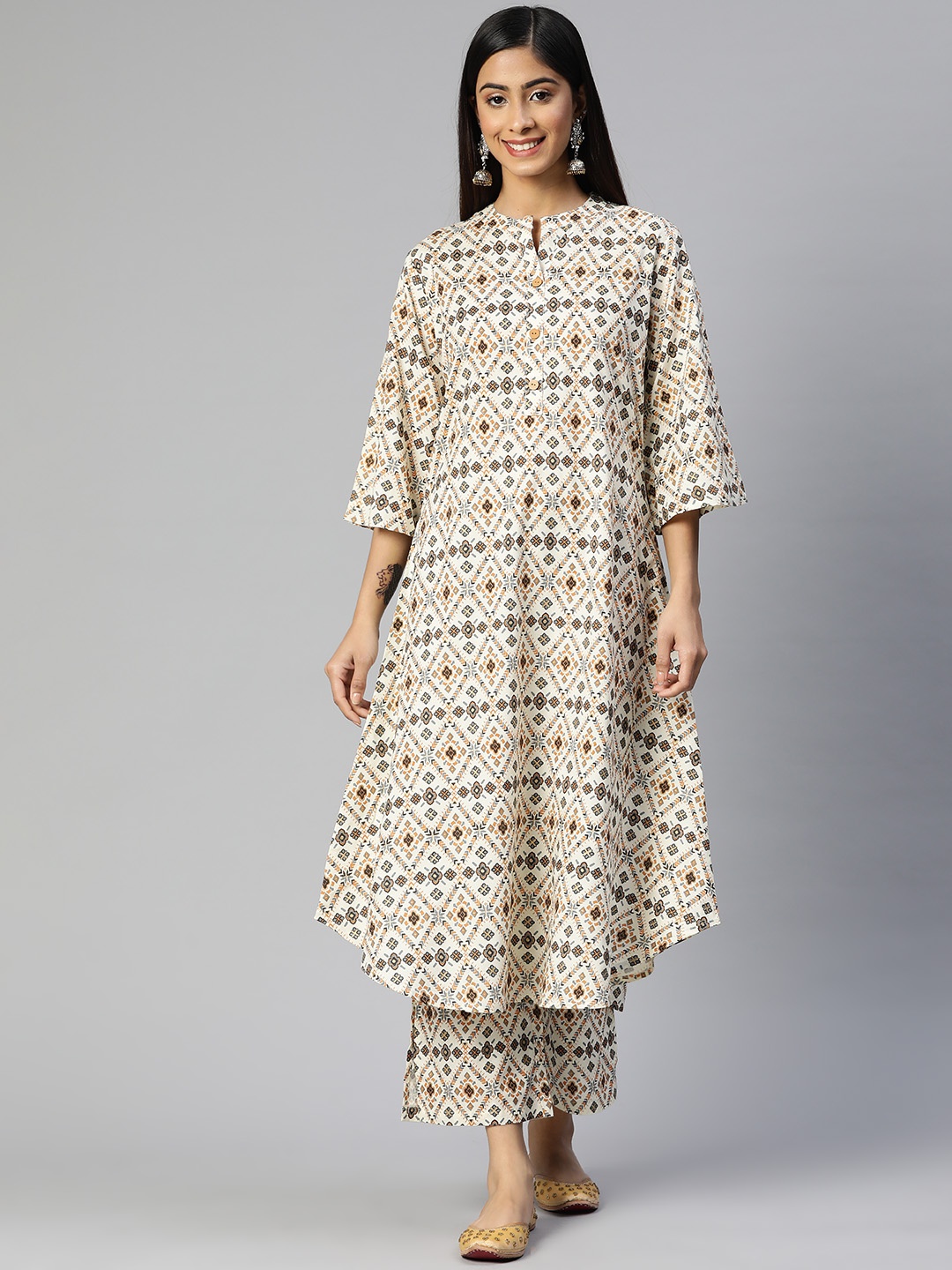 

Aasiya Women White Ethnic Motifs Printed Kurta with Palazzos