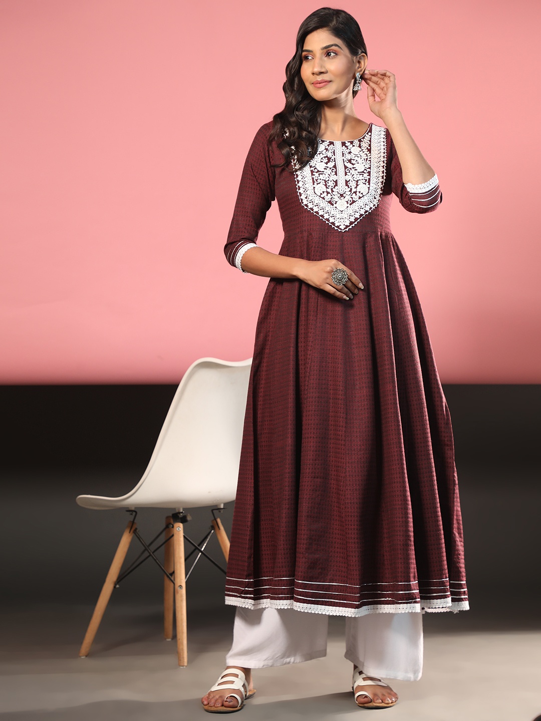 

Vbuyz Women Thread Work Cotton Kurta, Brown