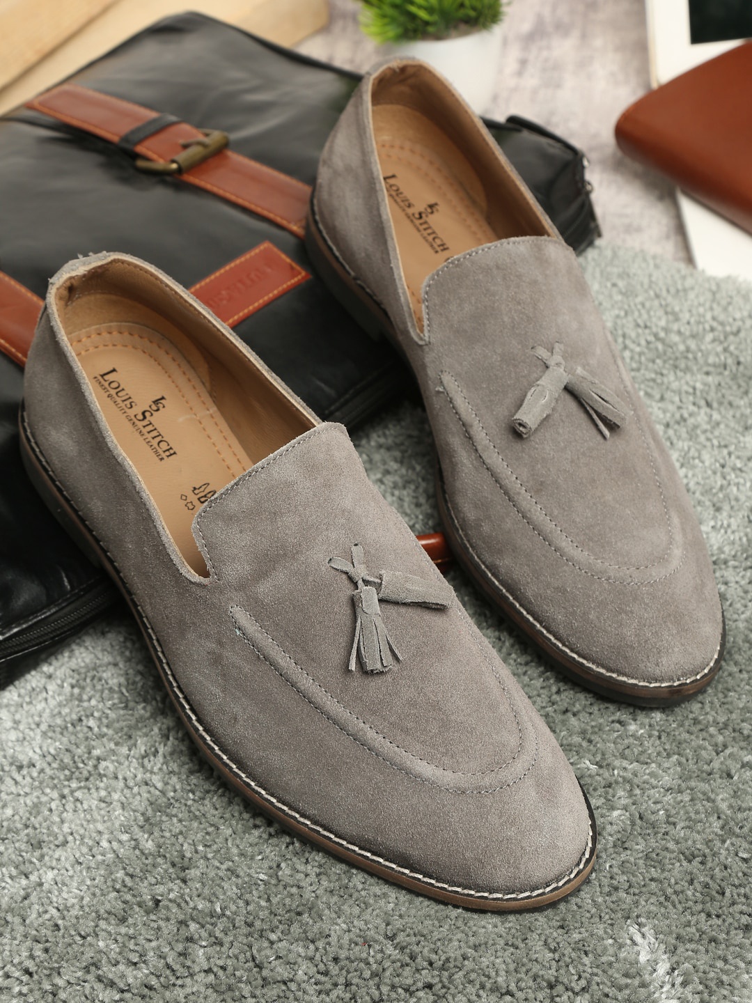 

LOUIS STITCH Men Suede Loafers, Grey