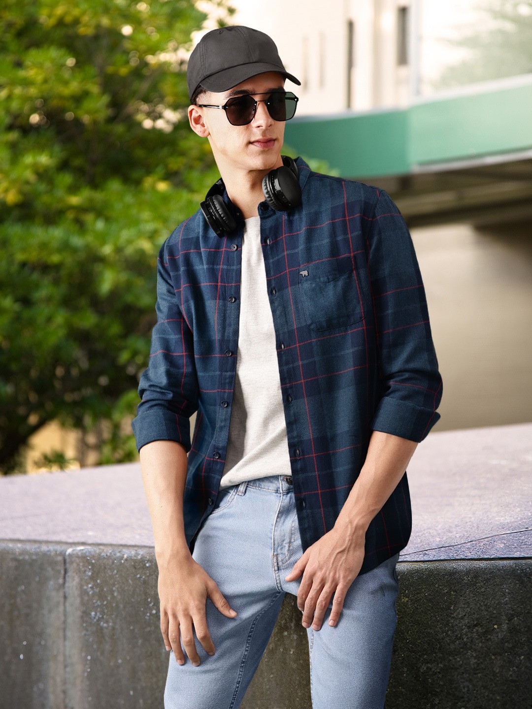 

THE BEAR HOUSE Men Slim Fit Tartan Checked Casual Shirt, Navy blue