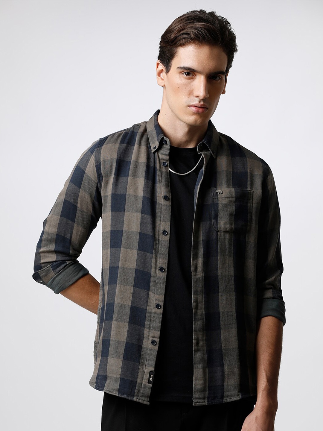 

THE BEAR HOUSE Men Slim Fit Checked Pure Cotton Casual Shirt, Navy blue