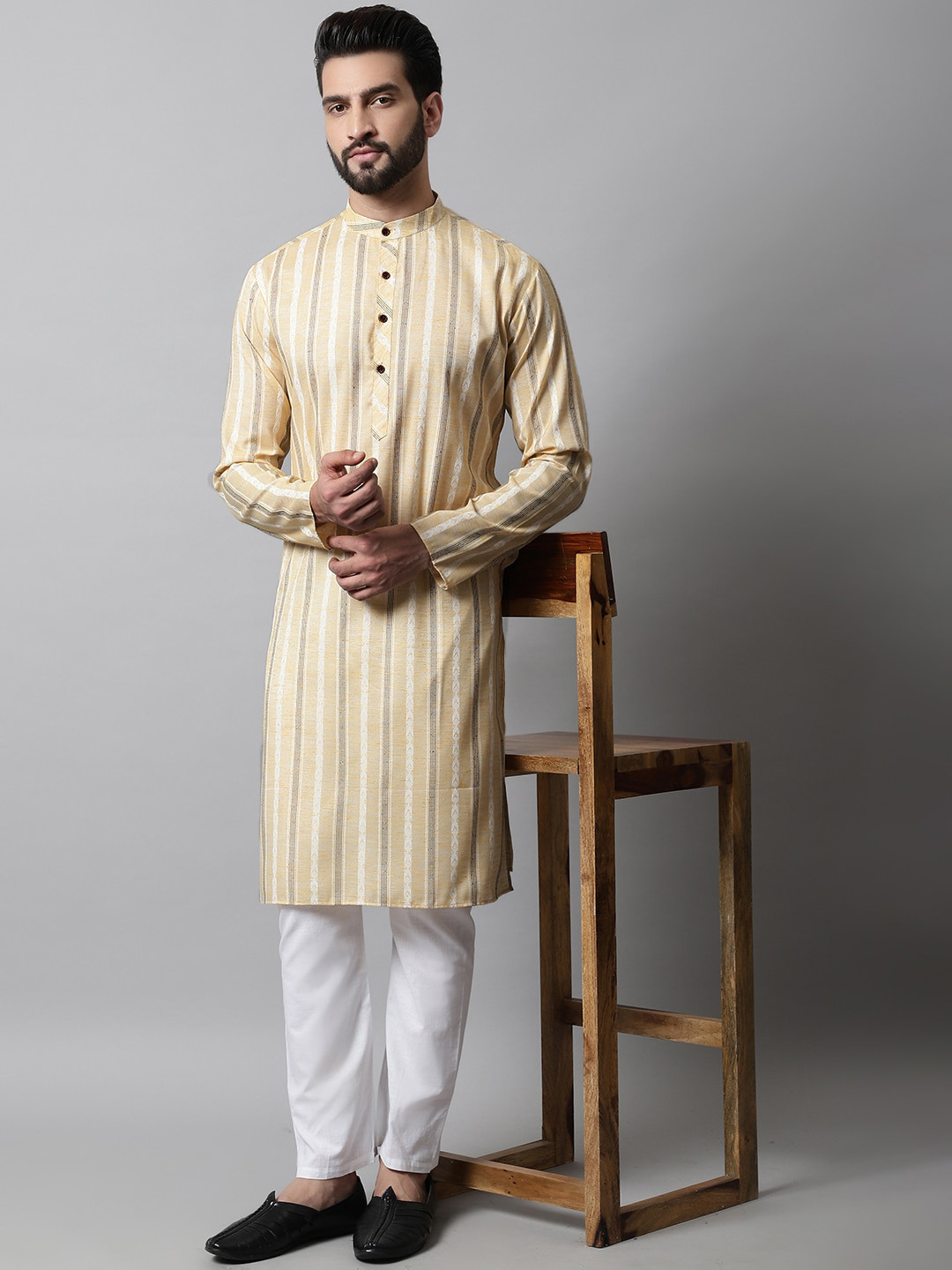 

Jompers Men Ethnic Motifs Striped Pure Cotton Kurta with Pyjamas, Beige