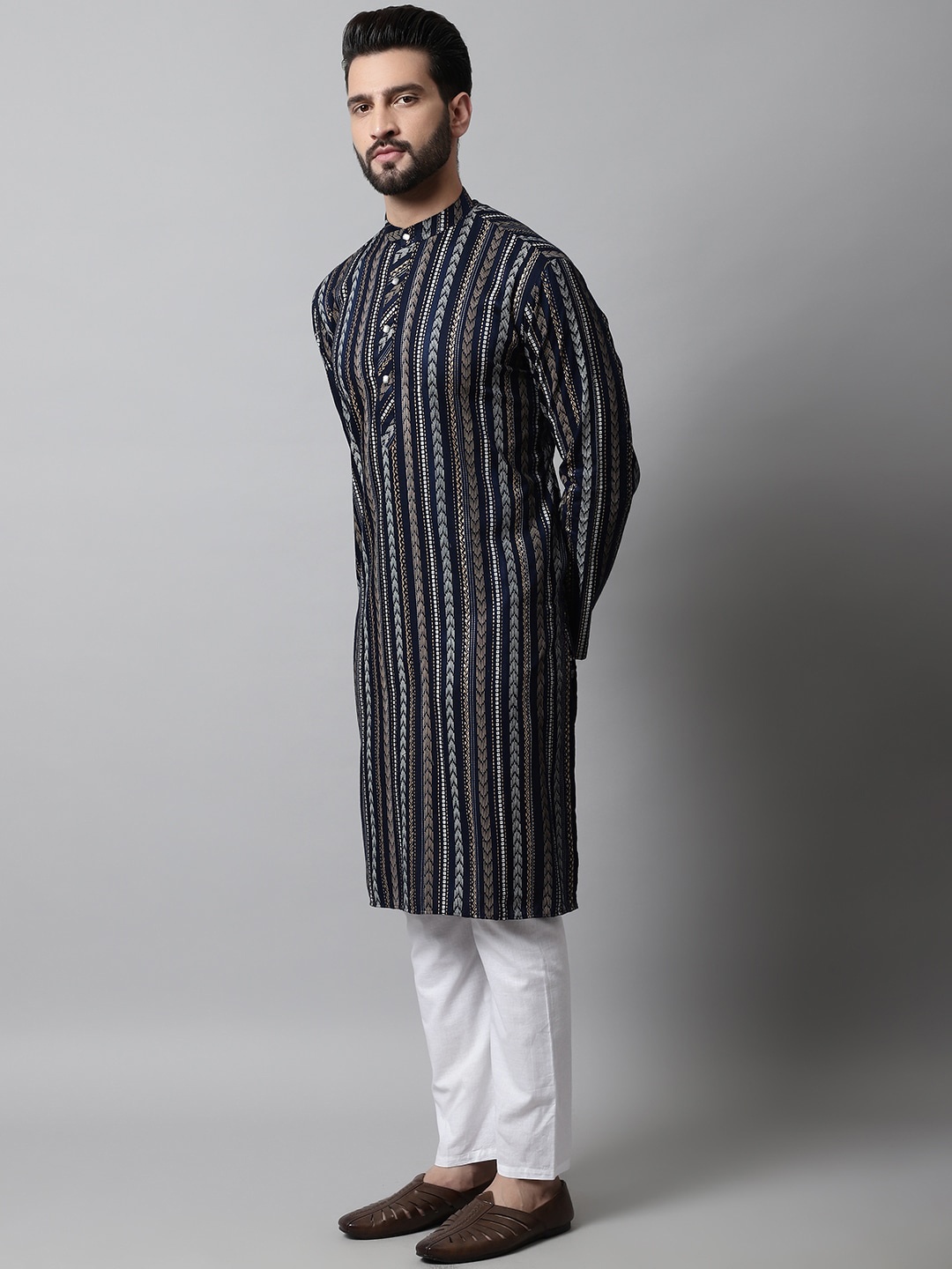 

Jompers Men Printed Band Collar Pure Cotton Kurta with Pyjamas, Navy blue