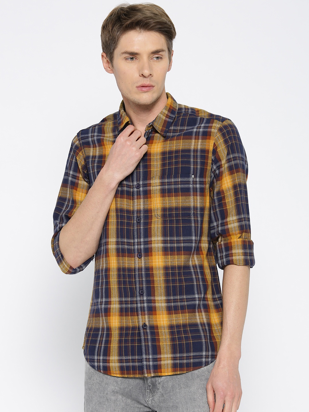 

SPYKAR Men Mustard & Navy Blue Slim Fit Checked Casual Shirt