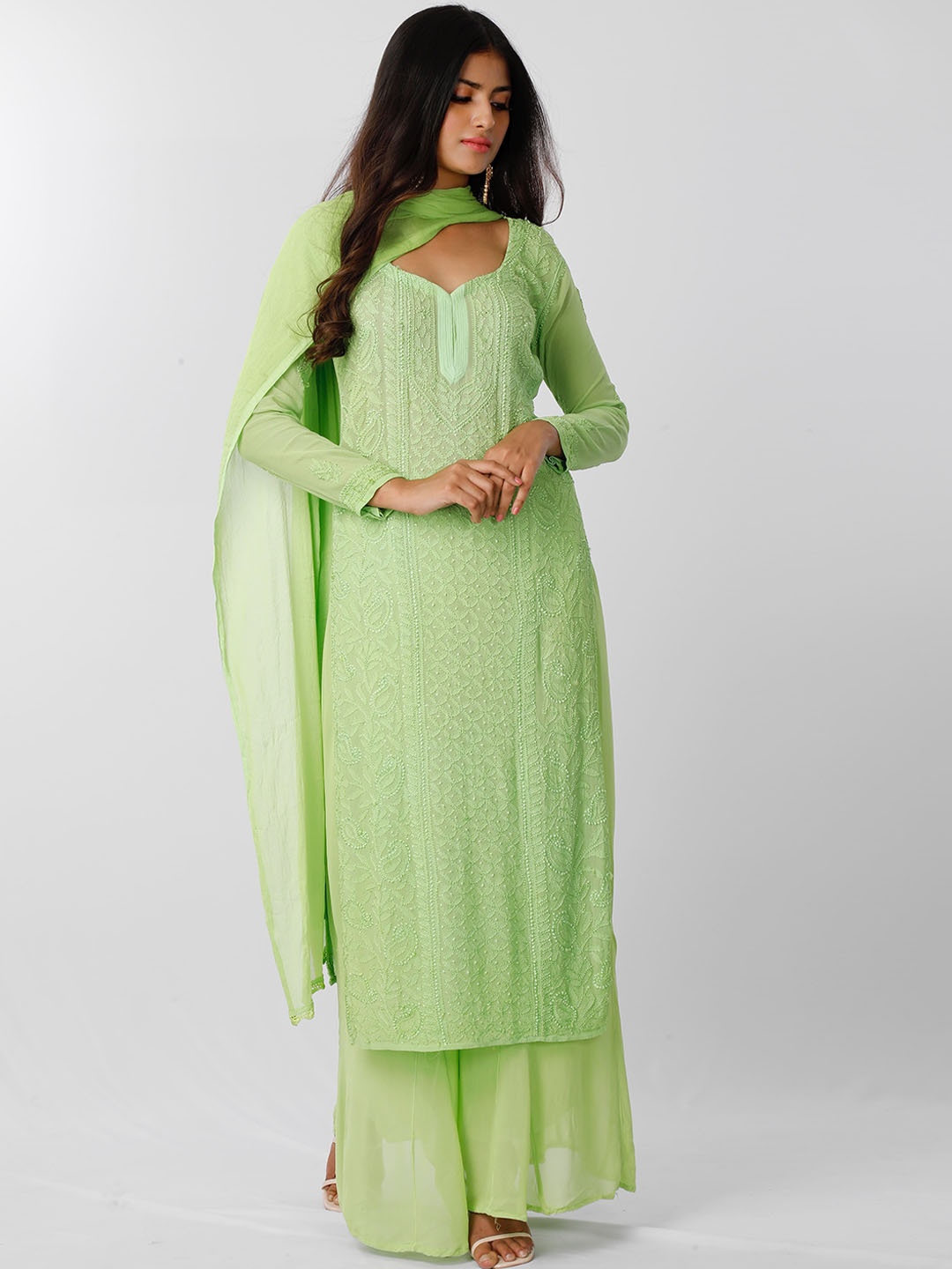

LABEL AISHWARYRIKA Women Thread Work Handloom Georgette Kurta, Green
