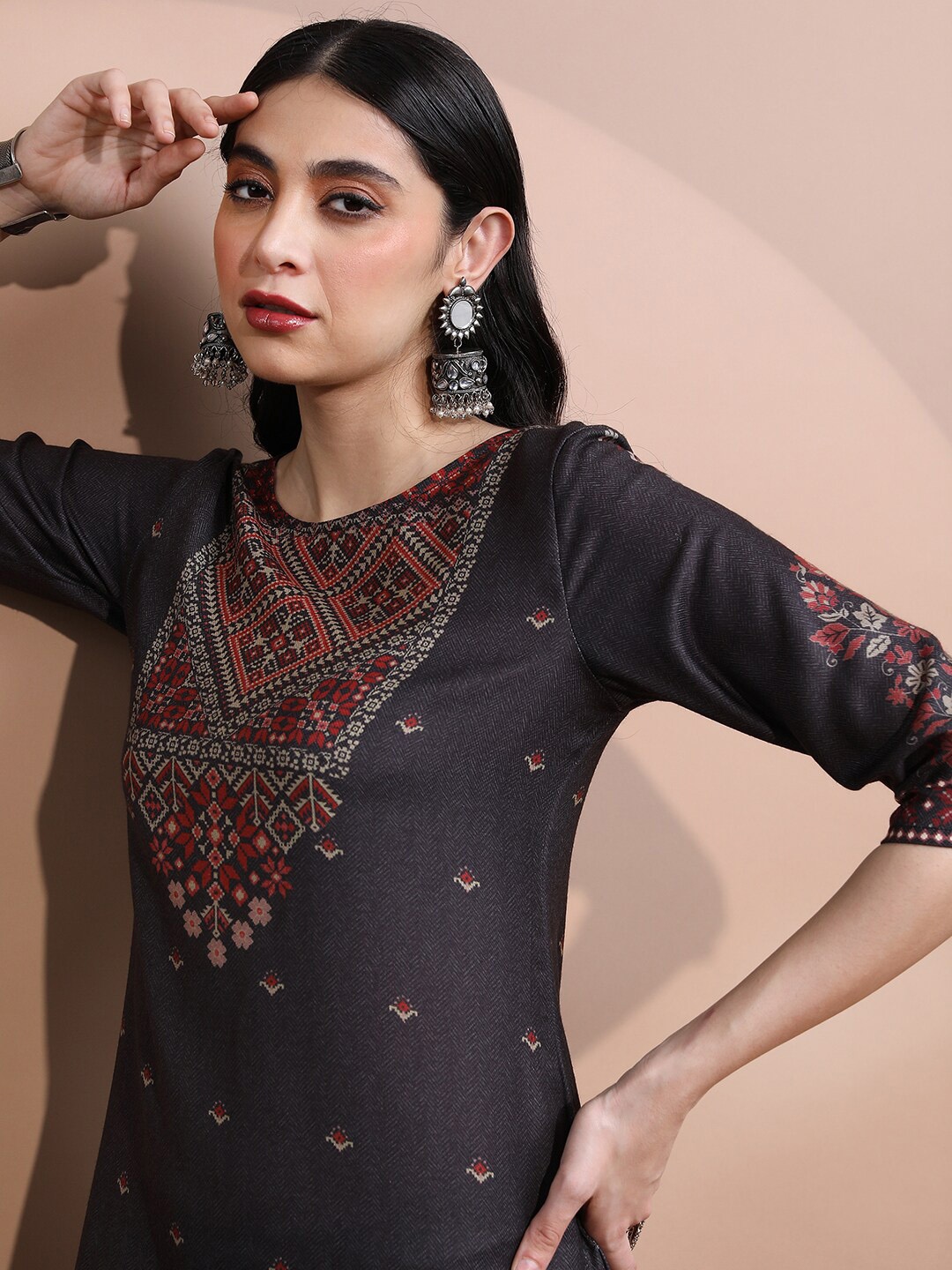 

Vishudh Women Faux Pashmina Ethnic Motifs Printed Kurta with Trousers, Black